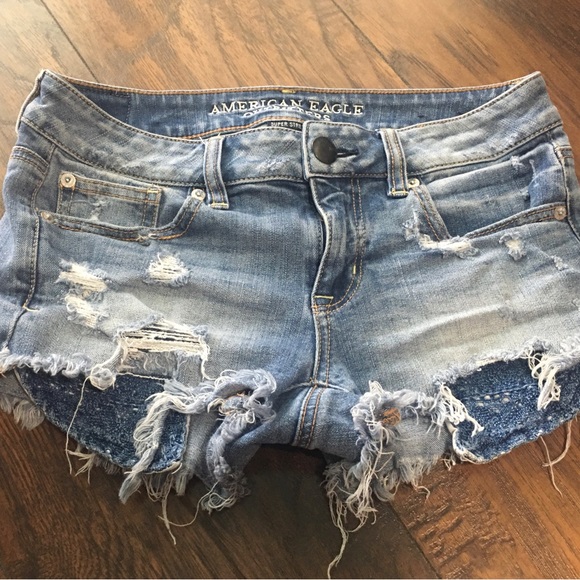 American Eagle exposed pocket distressed shortie super stretch denim shorts - Picture 2 of 7